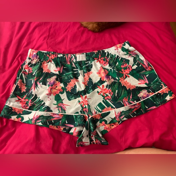 Like-new Victoria's Secret Satin Sleep Short- Tropical Multicolor, XXL - Picture 1 of 4